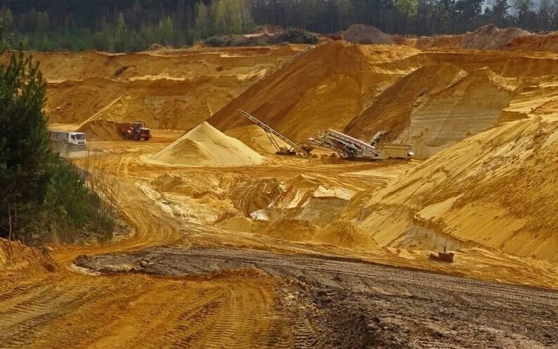  Balochistan: Industrial Waste Dumping Poses Grave Environmental and Health Risks